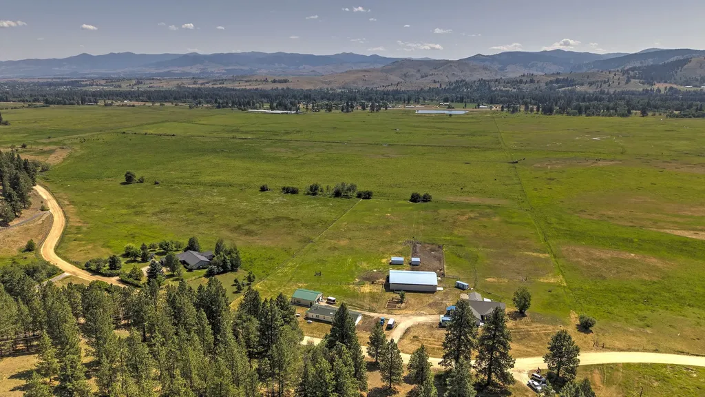 511 & 499 Gold Creek Loop Hamilton MT 59840