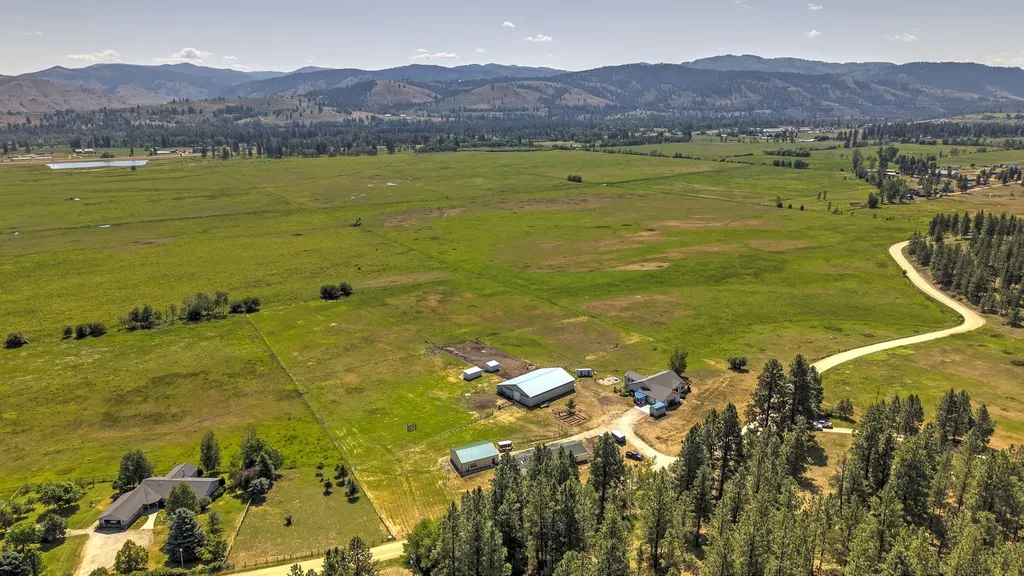 511 & 499 Gold Creek Loop Hamilton MT 59840