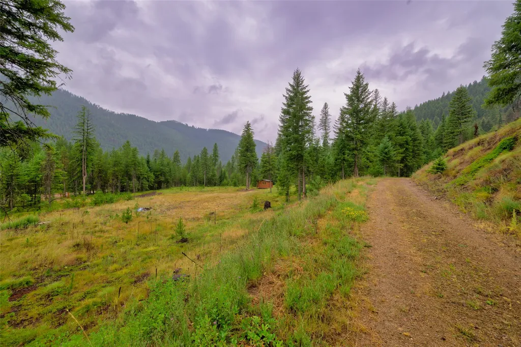 435 Cabin City Loop St Regis MT 59866