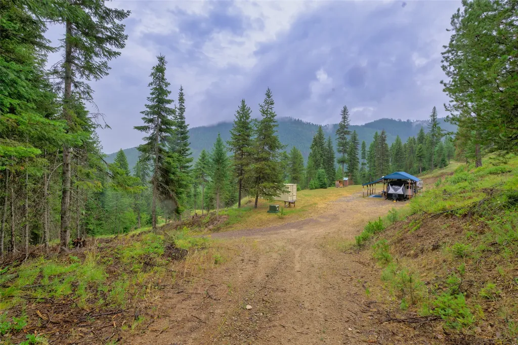 435 Cabin City Loop St Regis MT 59866