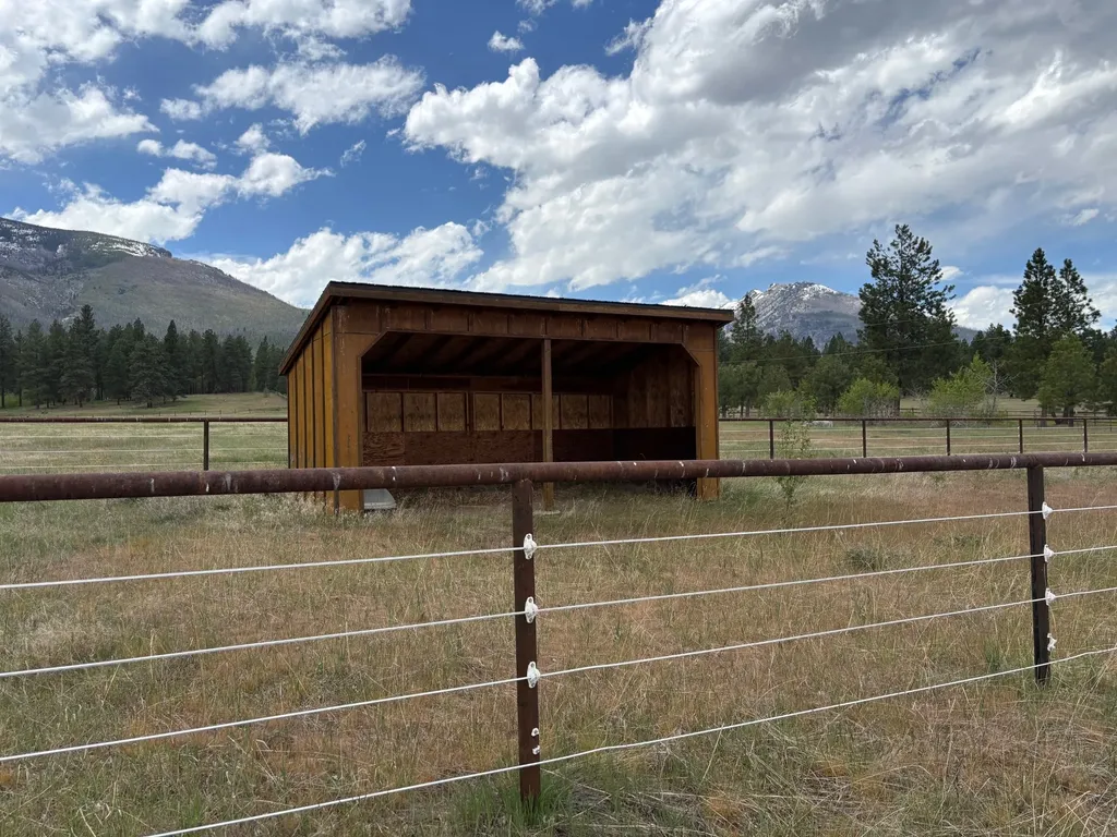 257 N Gold Creek Loop Hamilton MT 59840