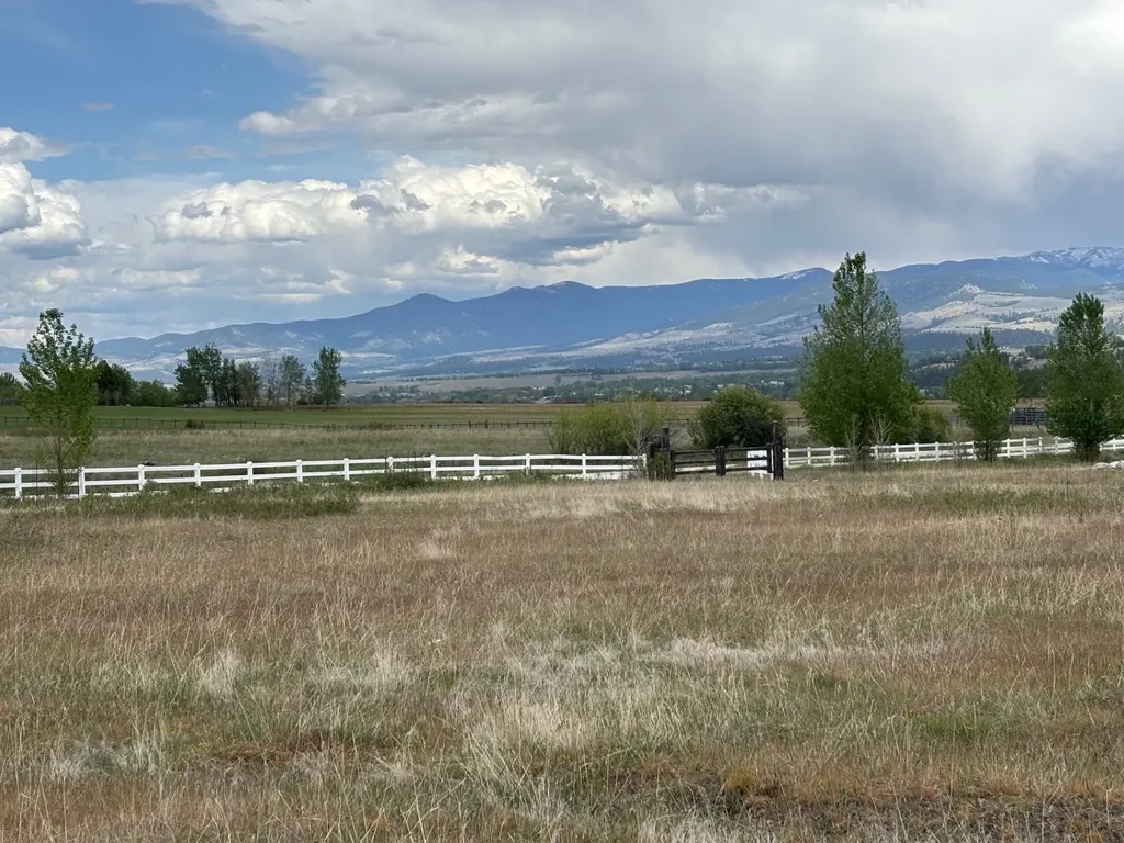 257 N Gold Creek Loop Hamilton MT 59840