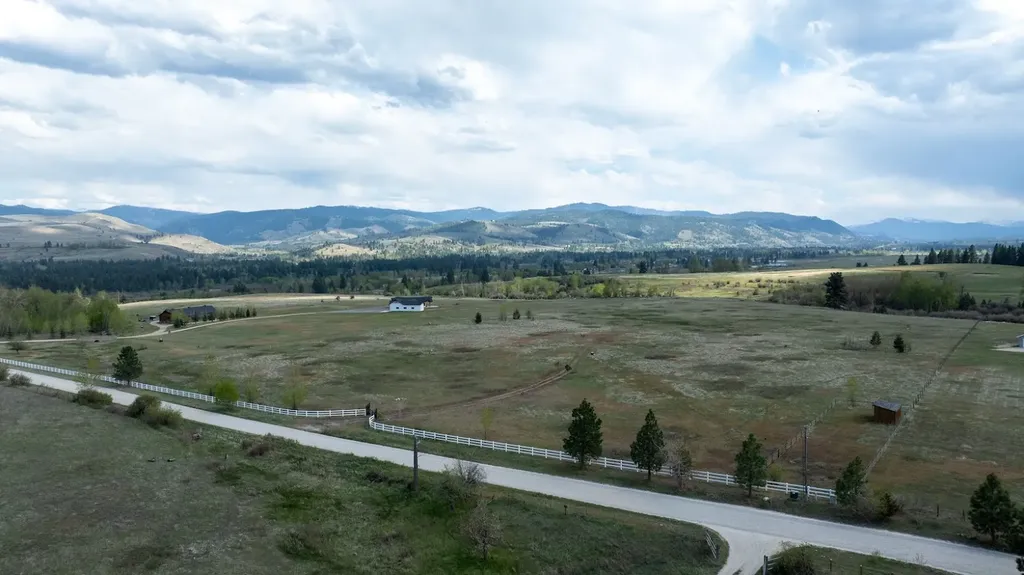 257 N Gold Creek Loop Hamilton MT 59840