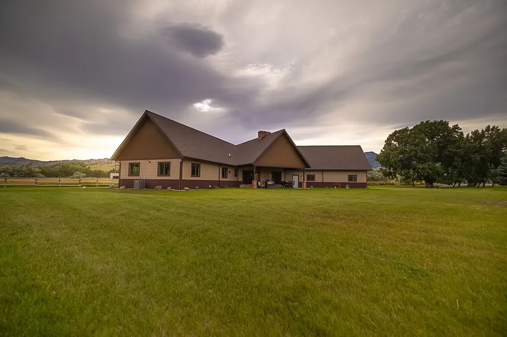 2127 Old Us Highway 91 Cascade MT 59421