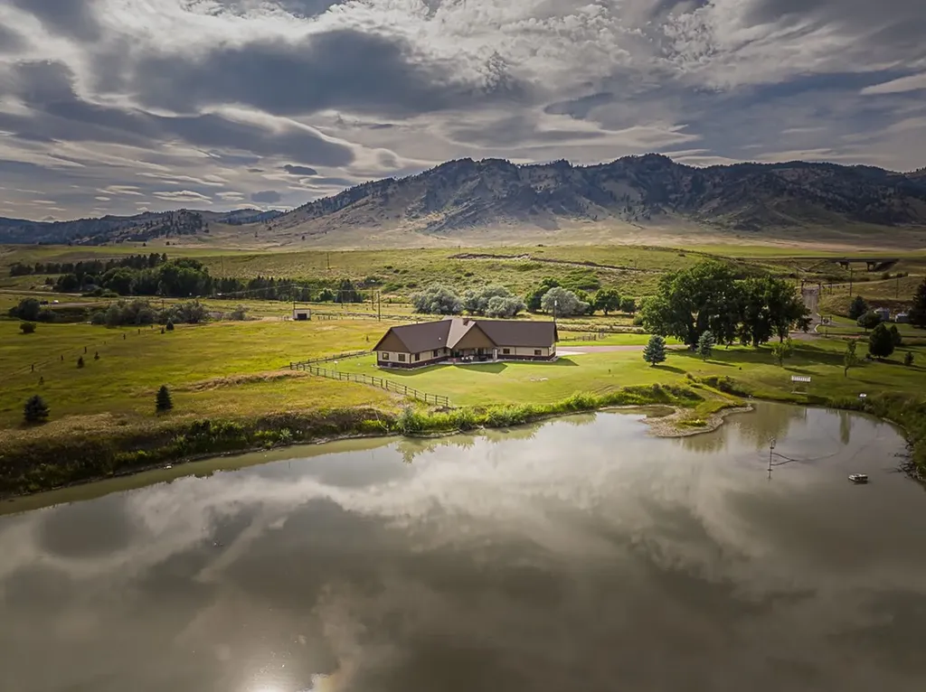 2127 Old Us Highway 91 Cascade MT 59421