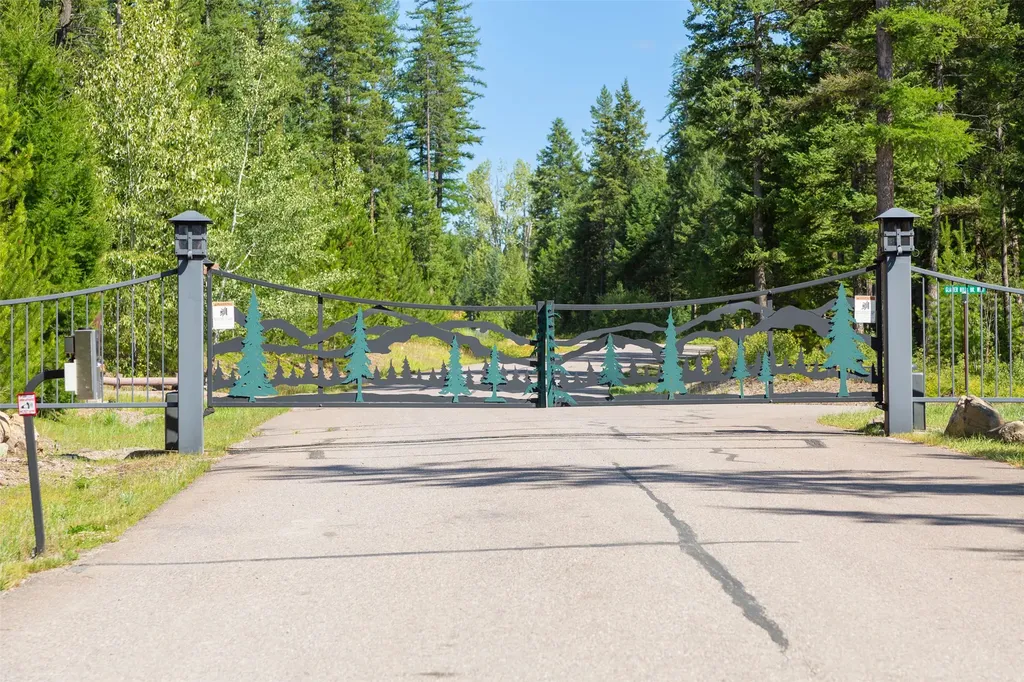 386 Glacier Hills Drive W Martin City MT 59926