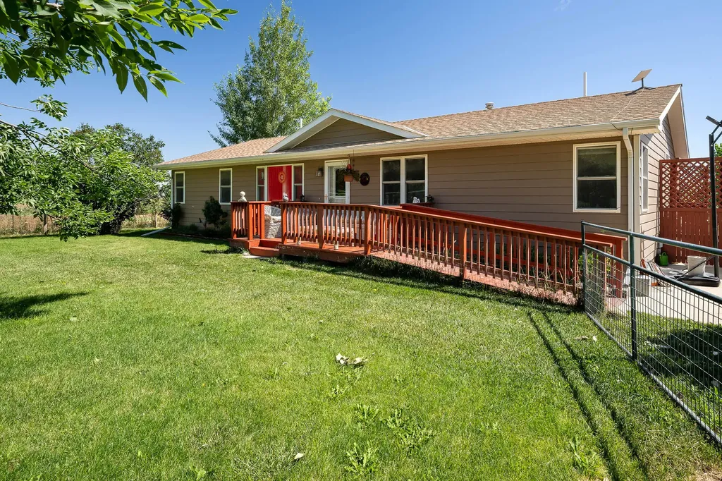 24 S Swan Lane Fromberg MT 59029
