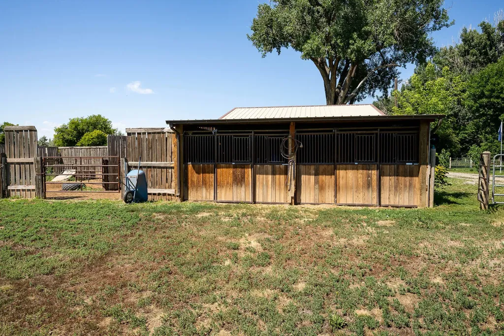 24 S Swan Lane Fromberg MT 59029