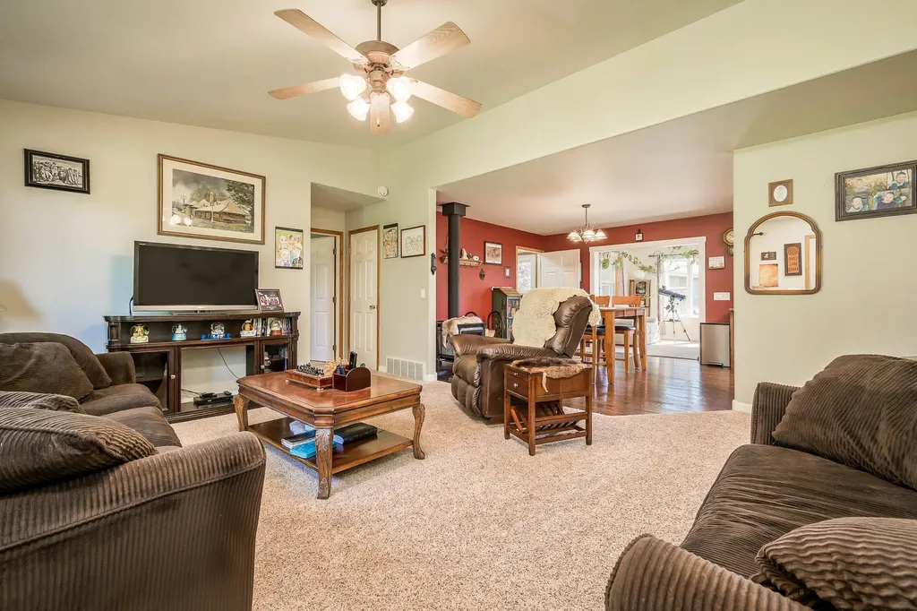 24 S Swan Lane Fromberg MT 59029