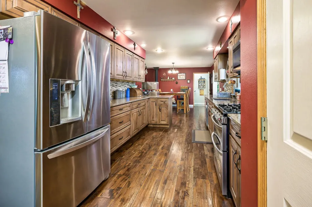 24 S Swan Lane Fromberg MT 59029