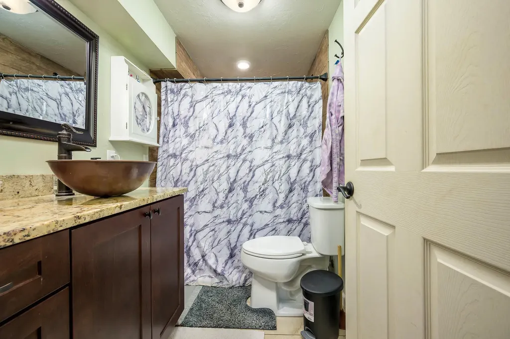 24 S Swan Lane Fromberg MT 59029