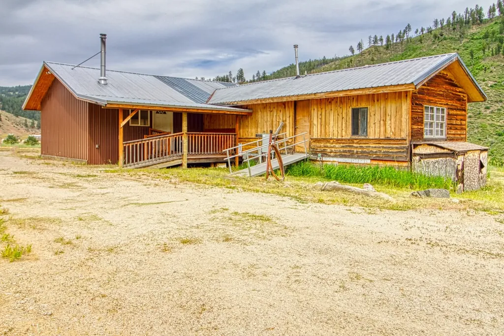 4310 Dugout Gulch Road Darby MT 59829