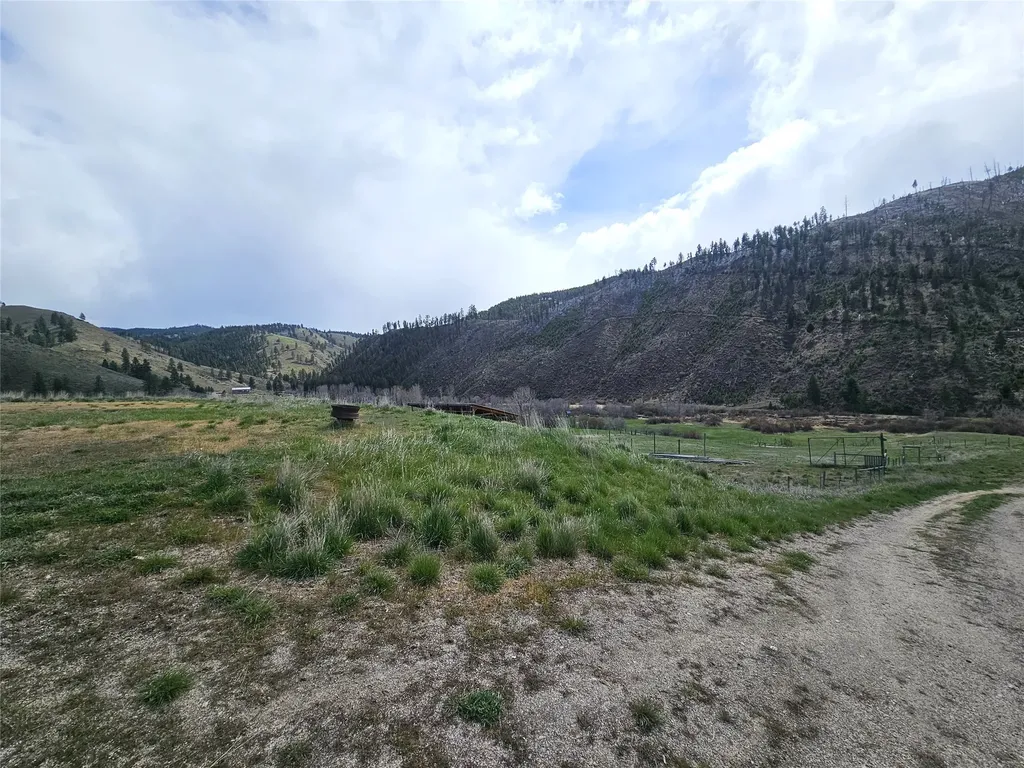 4310 Dugout Gulch Road Darby MT 59829