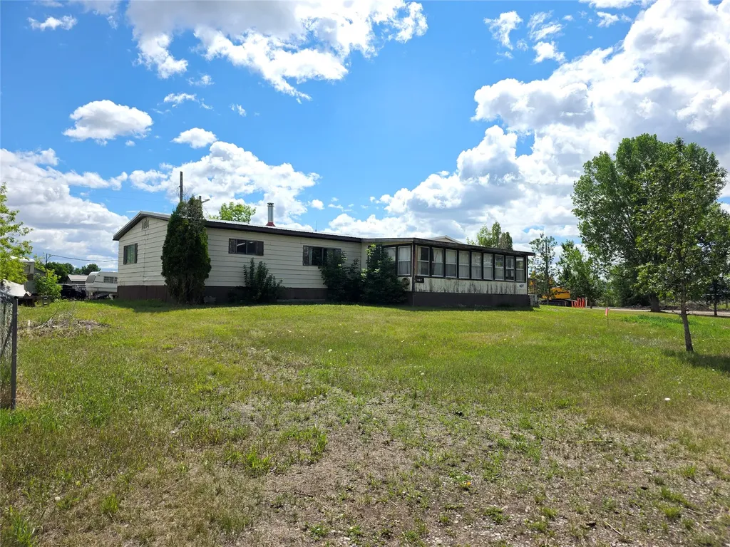 407 5th Avenue SW Choteau MT 59422
