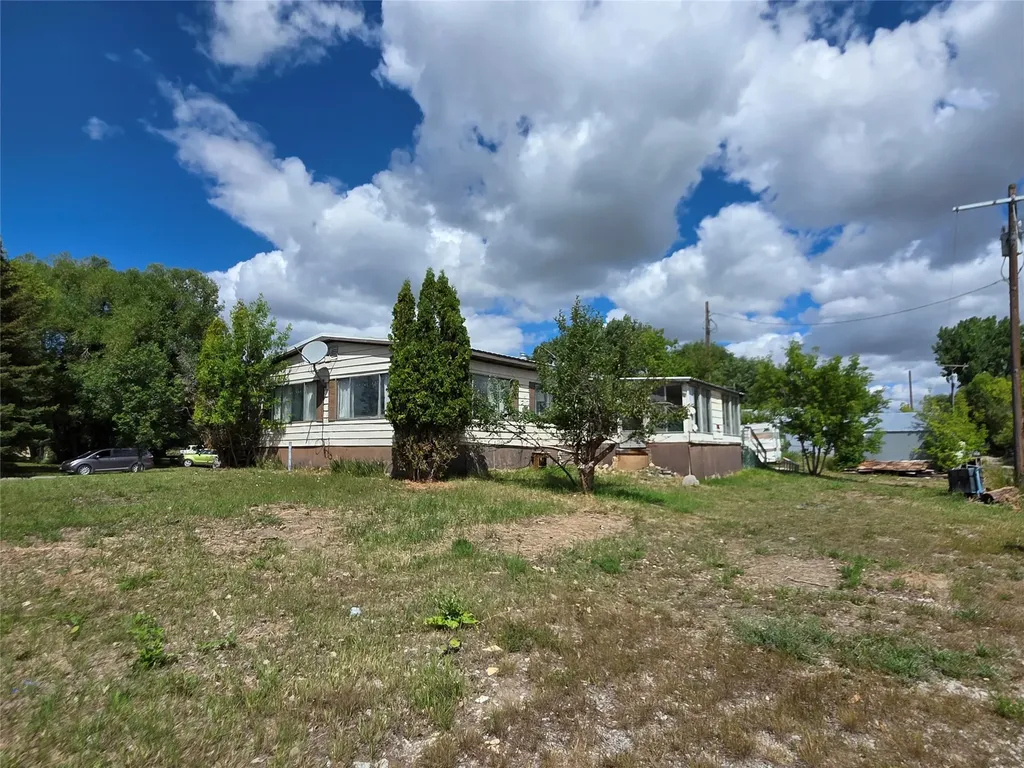407 5th Avenue SW Choteau MT 59422