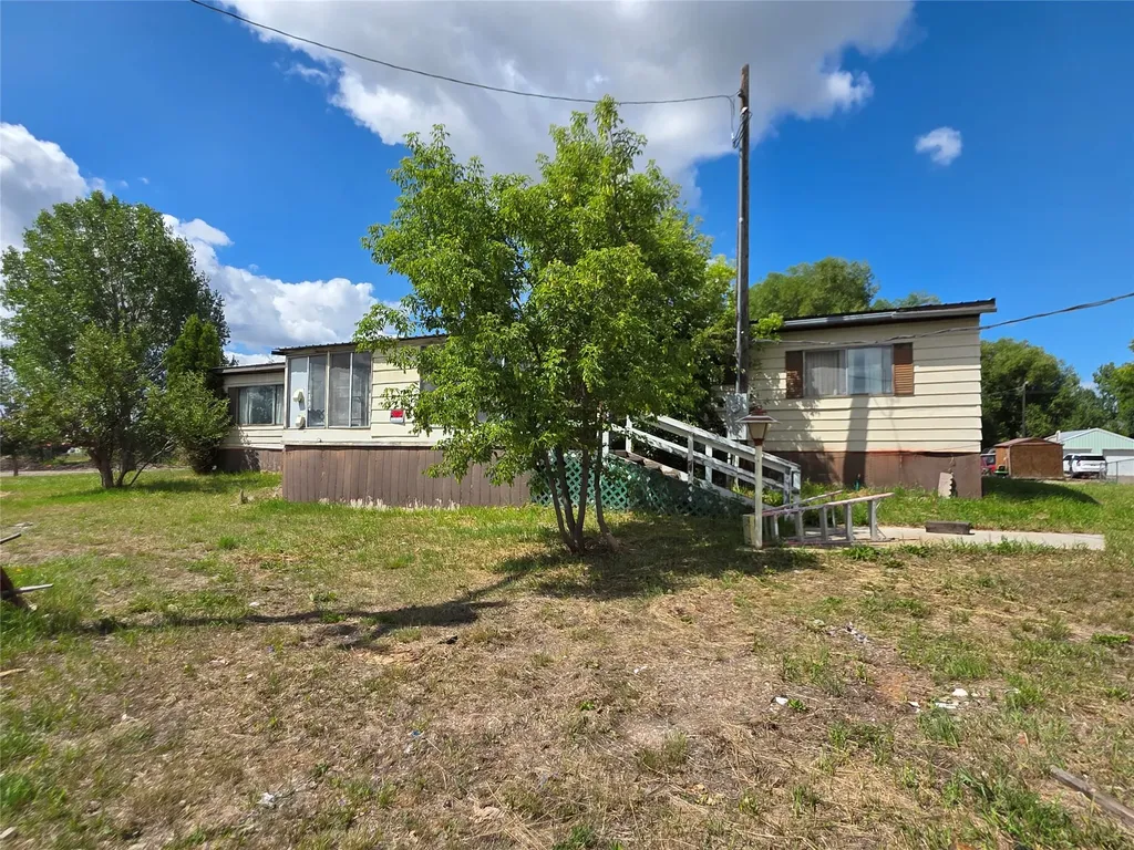 407 5th Avenue SW Choteau MT 59422
