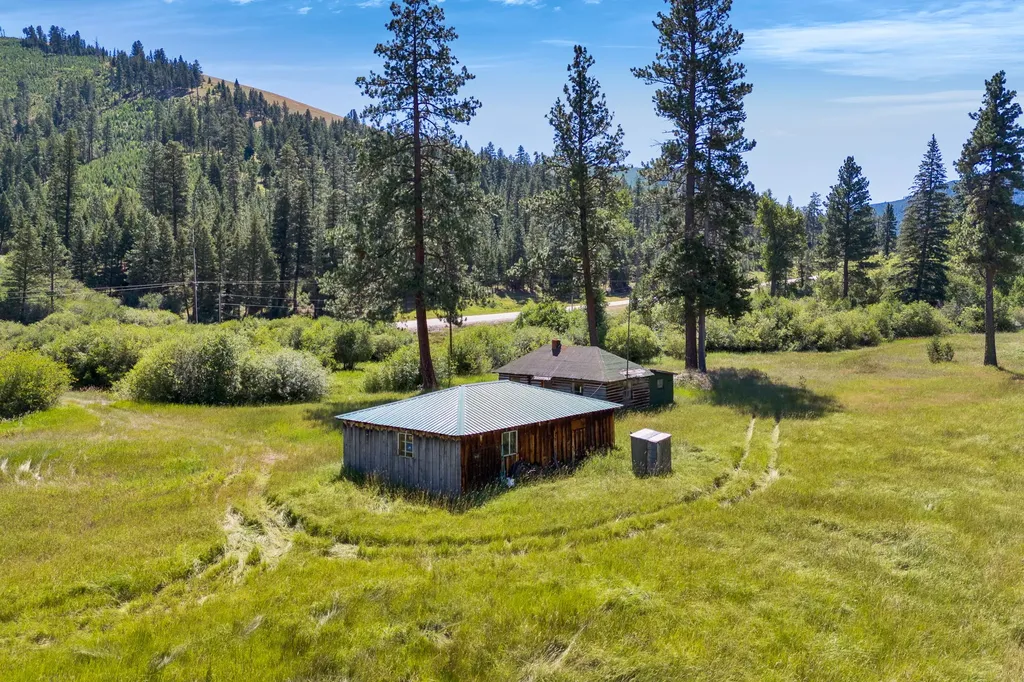 8131 Us Highway 93 S Sula MT 59871