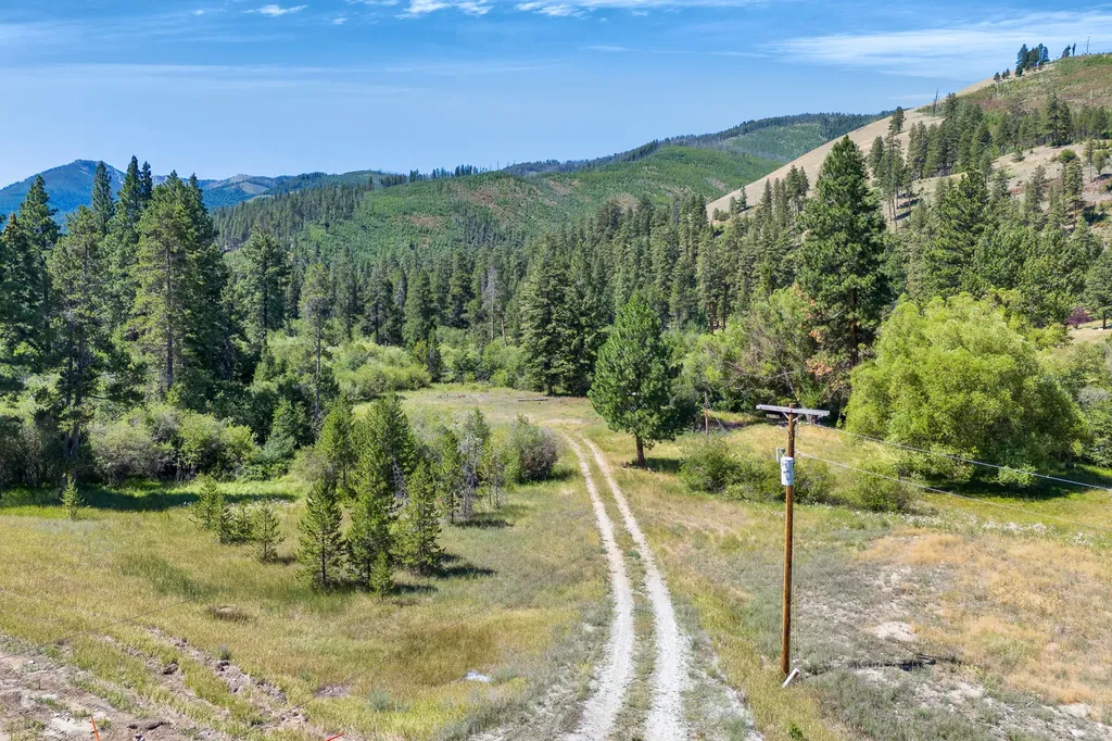 8131 Us Highway 93 S Sula MT 59871