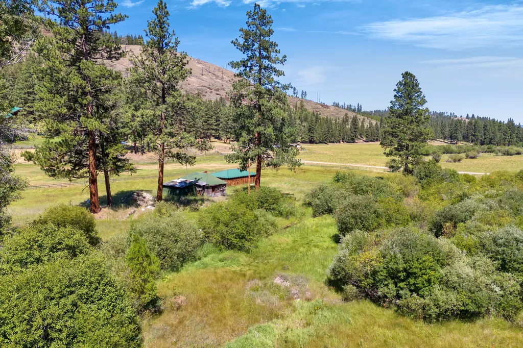 8131 Us Highway 93 S Sula MT 59871