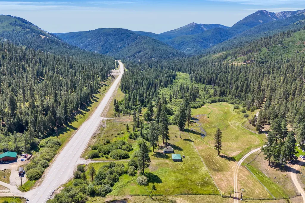 8131 Us Highway 93 S Sula MT 59871