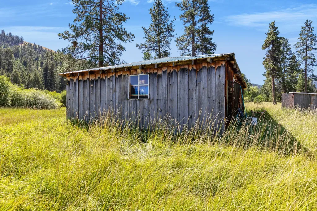 8131 Us Highway 93 S Sula MT 59871