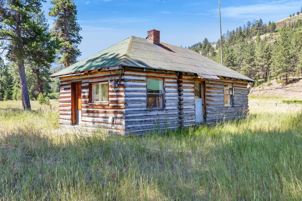 8131 Us Highway 93 S Sula MT 59871