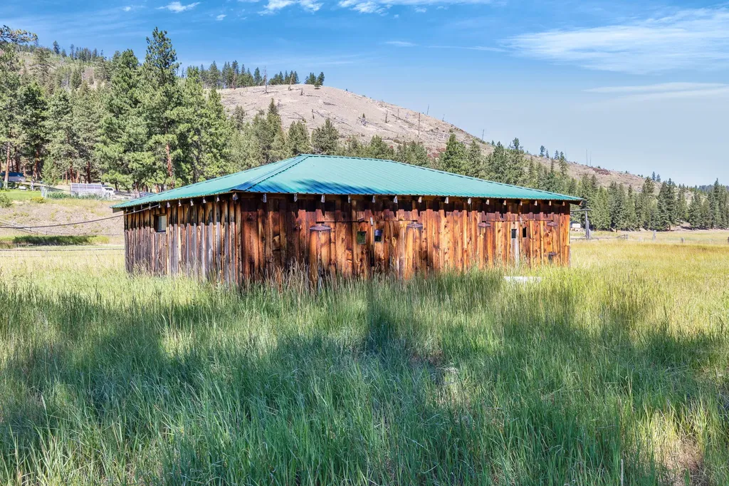 8131 Us Highway 93 S Sula MT 59871