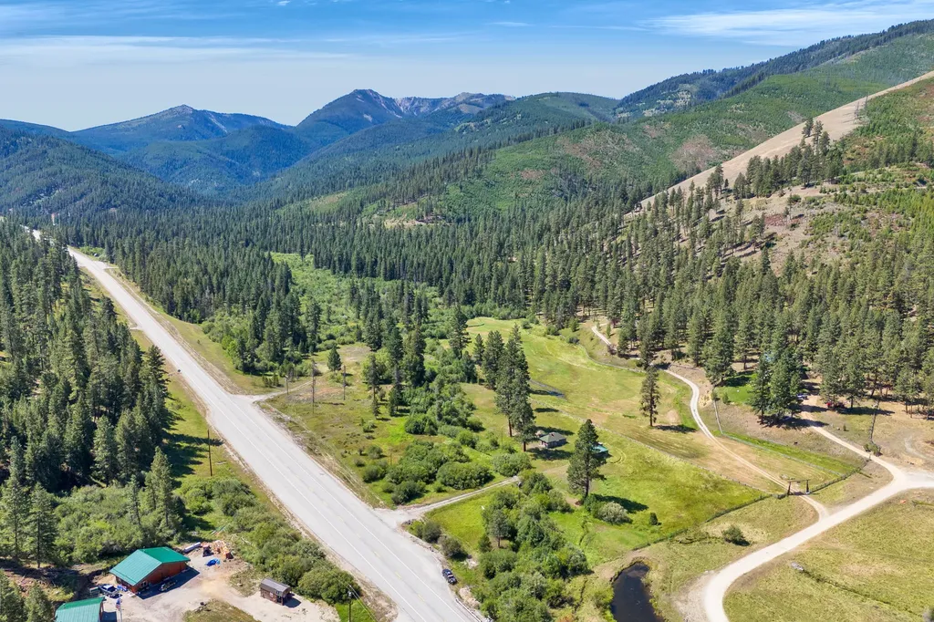 8131 Us Highway 93 S Sula MT 59871