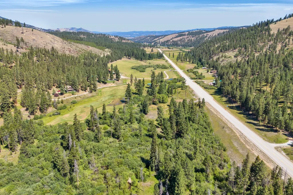 8131 Us Highway 93 S Sula MT 59871