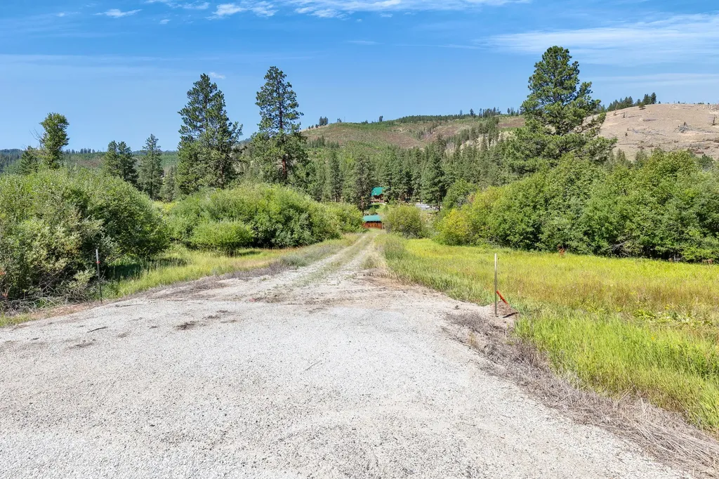 8131 Us Highway 93 S Sula MT 59871