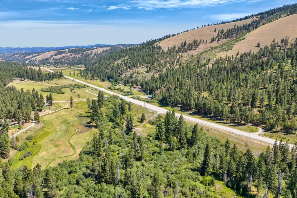 8131 Us Highway 93 S Sula MT 59871