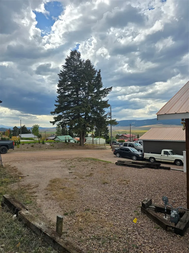 131 W Carter Avenue Philipsburg MT 59858