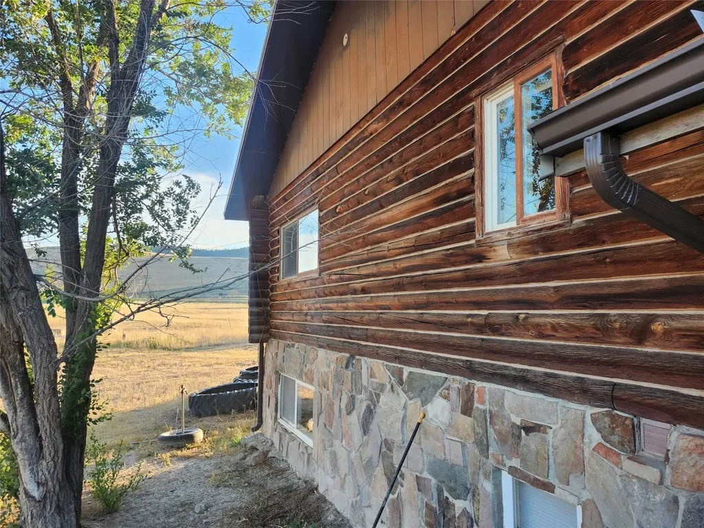 14 Fox Road Hot Springs MT 59845