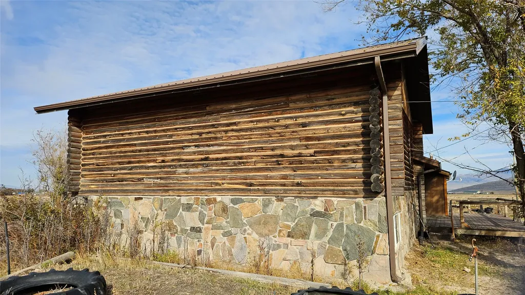 14 Fox Road Hot Springs MT 59845