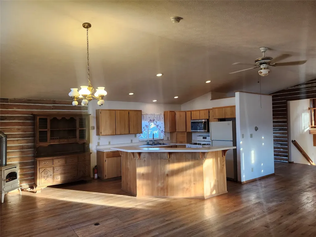 14 Fox Road Hot Springs MT 59845