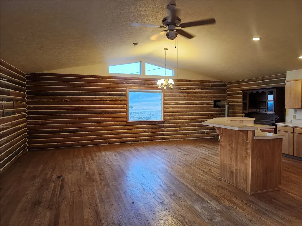14 Fox Road Hot Springs MT 59845