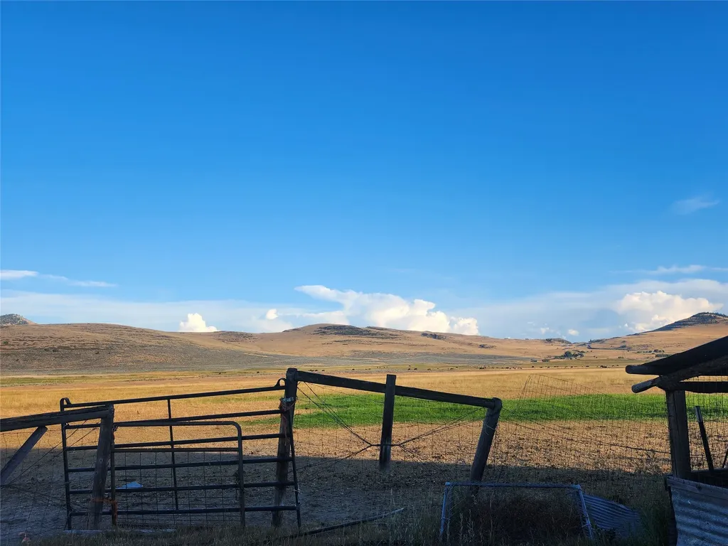 14 Fox Road Hot Springs MT 59845