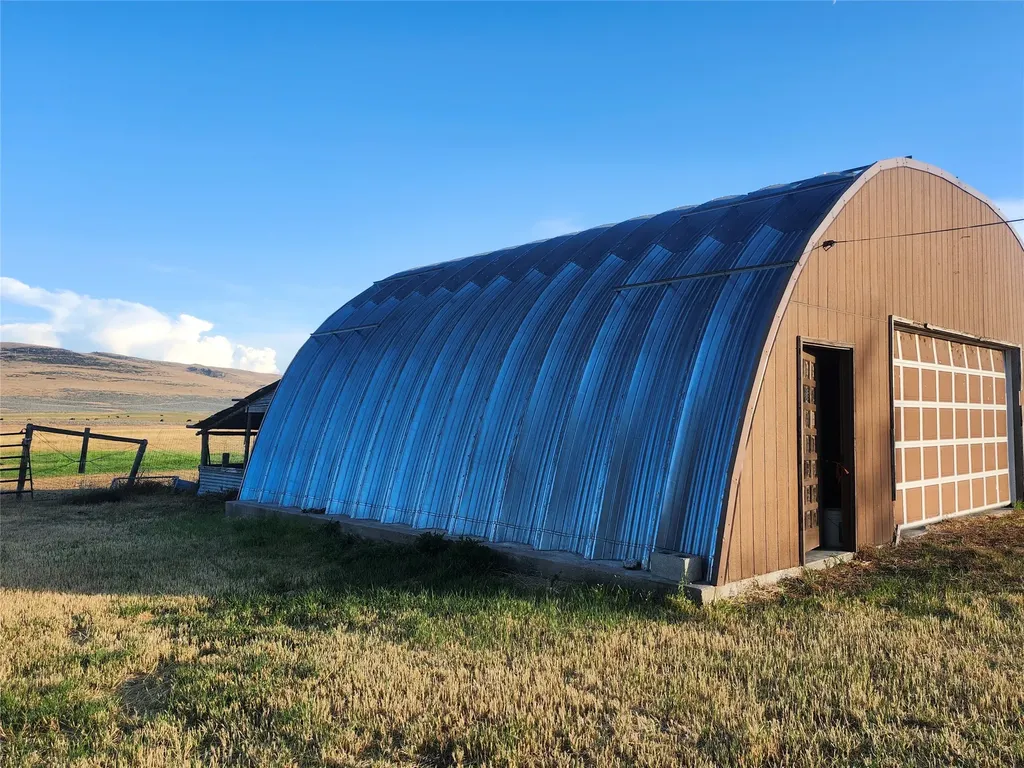 14 Fox Road Hot Springs MT 59845