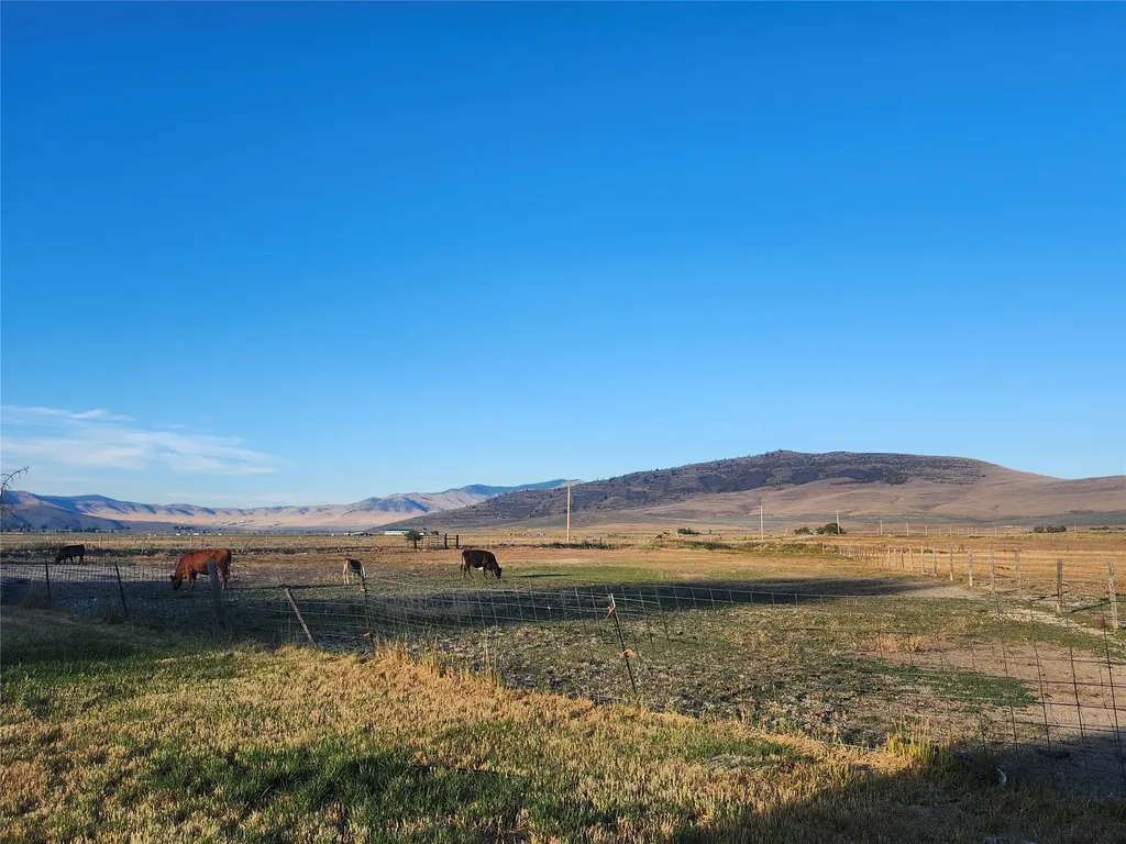 14 Fox Road Hot Springs MT 59845