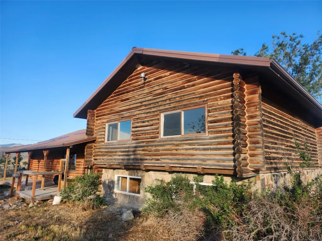 14 Fox Road Hot Springs MT 59845