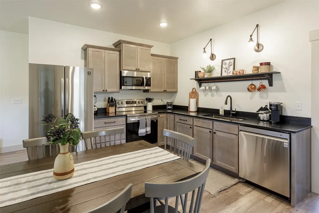 131 Kyle Lane Hamilton MT 59840