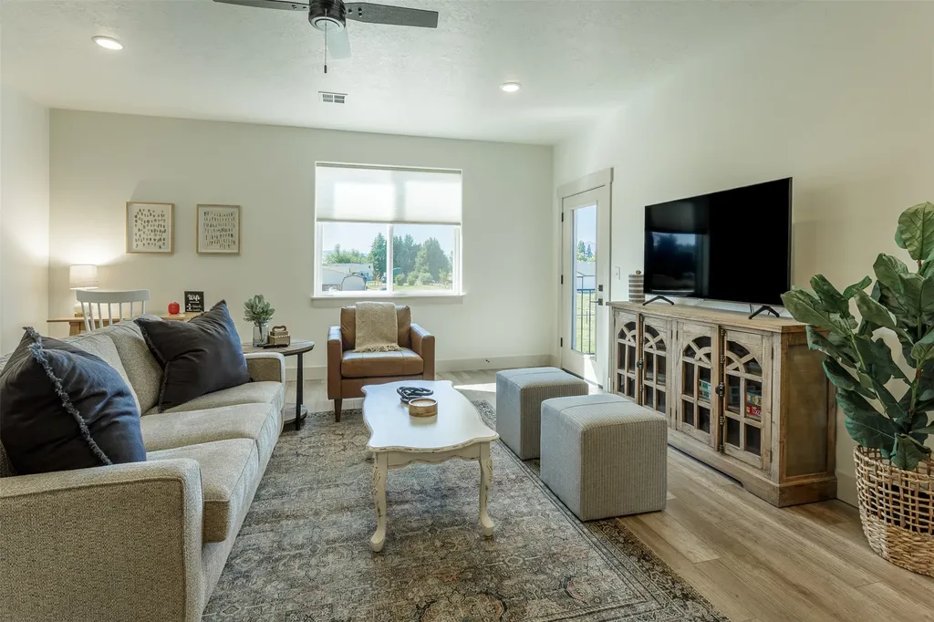 131 Kyle Lane Hamilton MT 59840