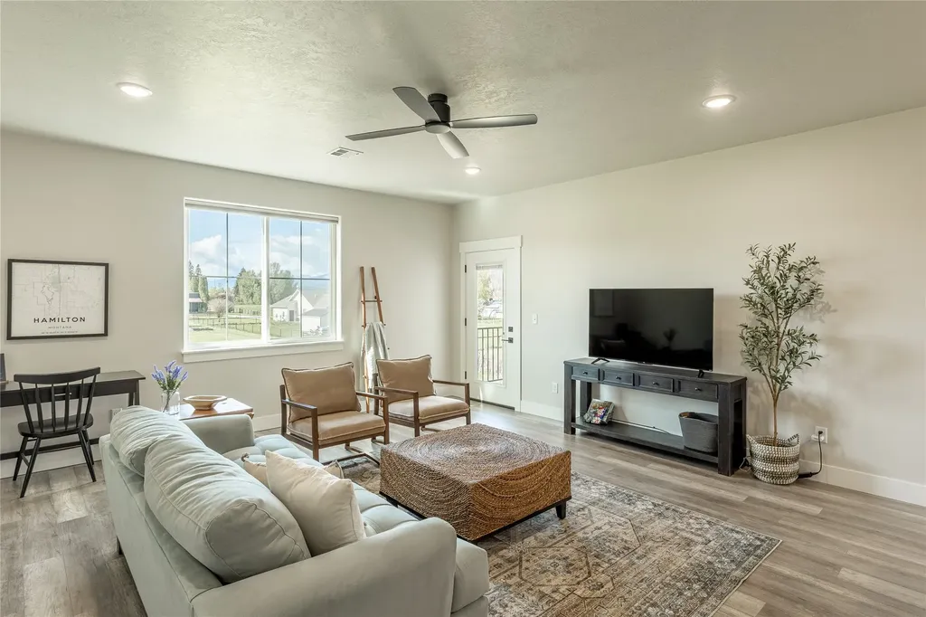 131 Kyle Lane Hamilton MT 59840