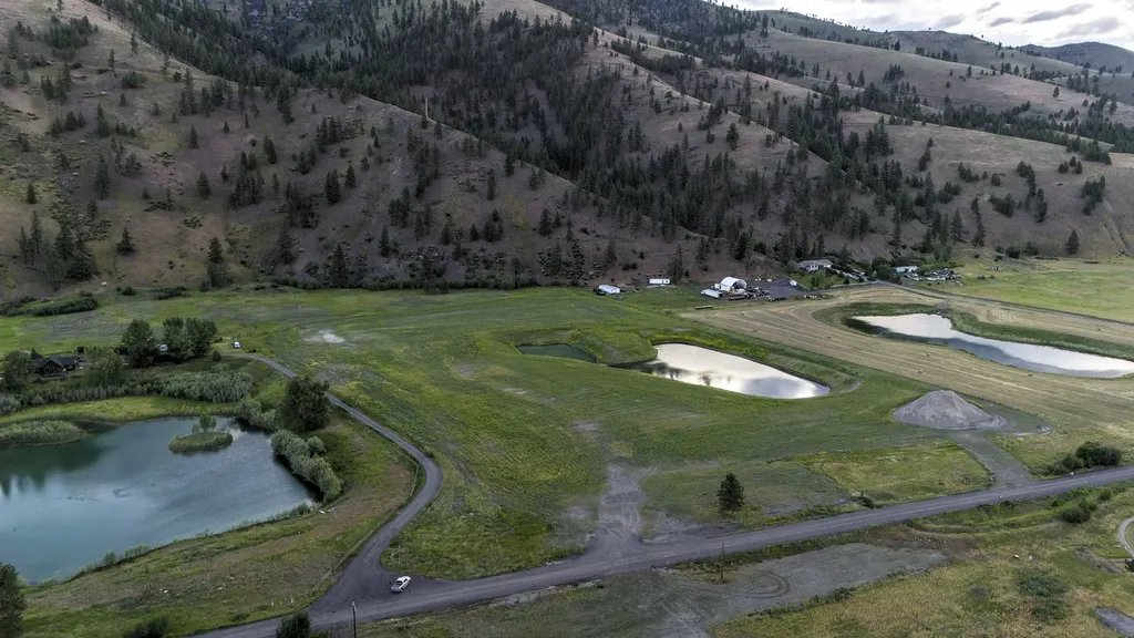 Nhn Bonita Ranger Station Road Clinton MT 59825