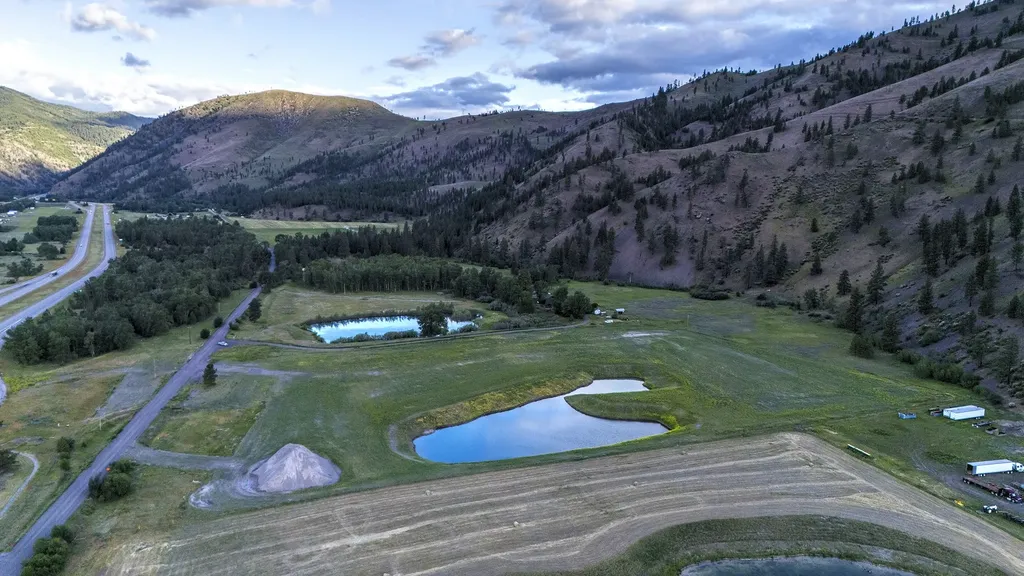 Nhn Bonita Ranger Station Road Clinton MT 59825