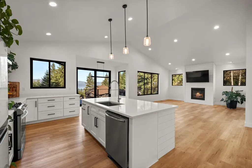 175 Wulff Lane Lakeside MT 59922