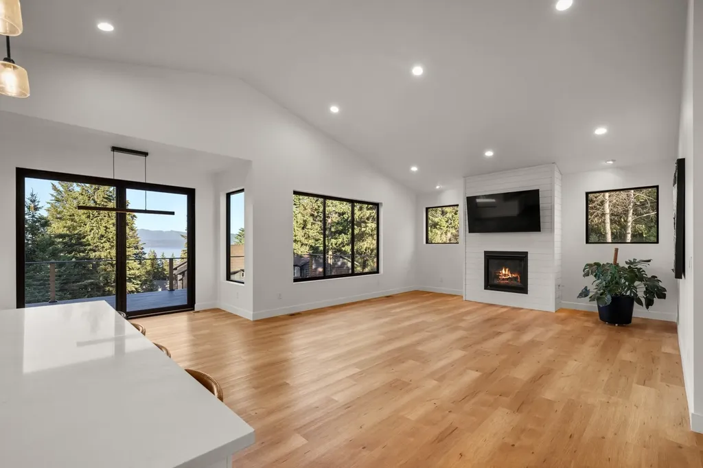 175 Wulff Lane Lakeside MT 59922
