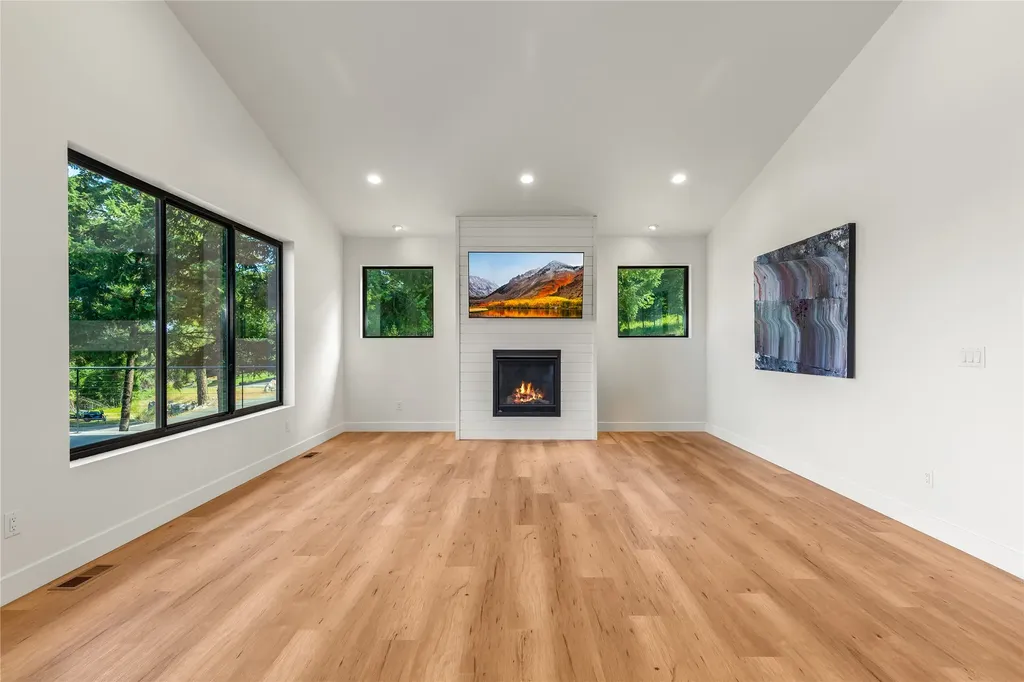 175 Wulff Lane Lakeside MT 59922