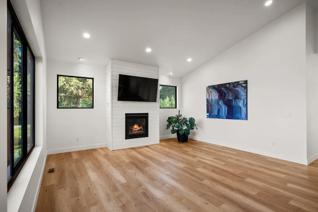 175 Wulff Lane Lakeside MT 59922