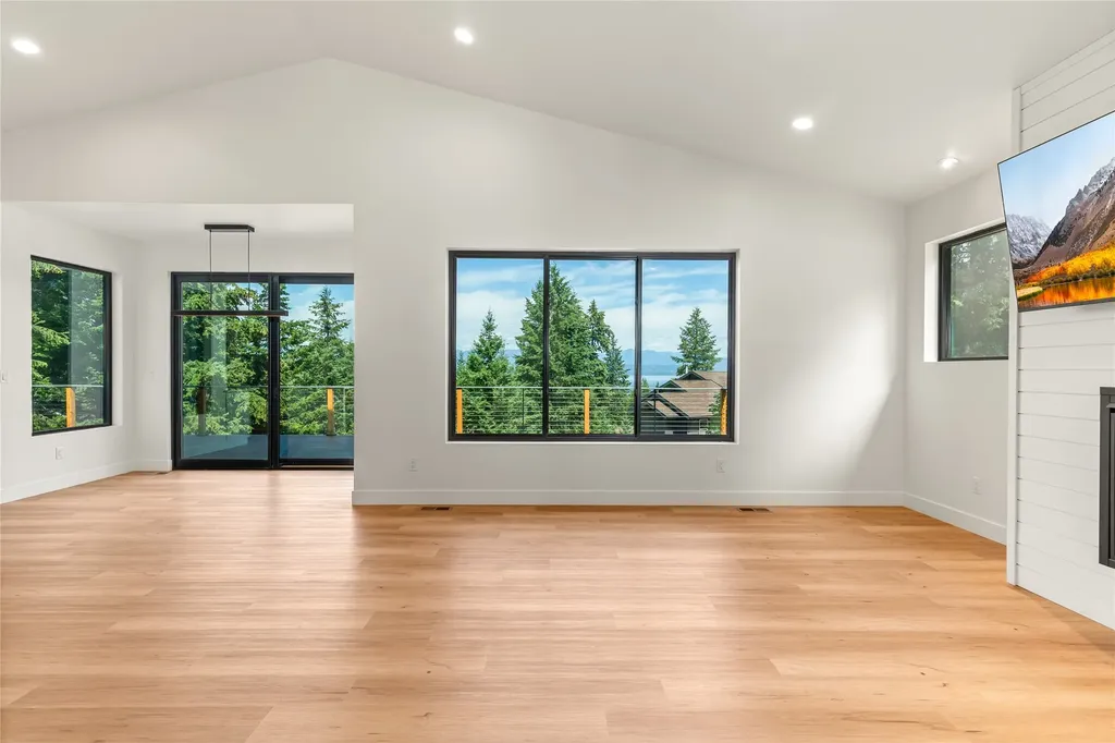 175 Wulff Lane Lakeside MT 59922